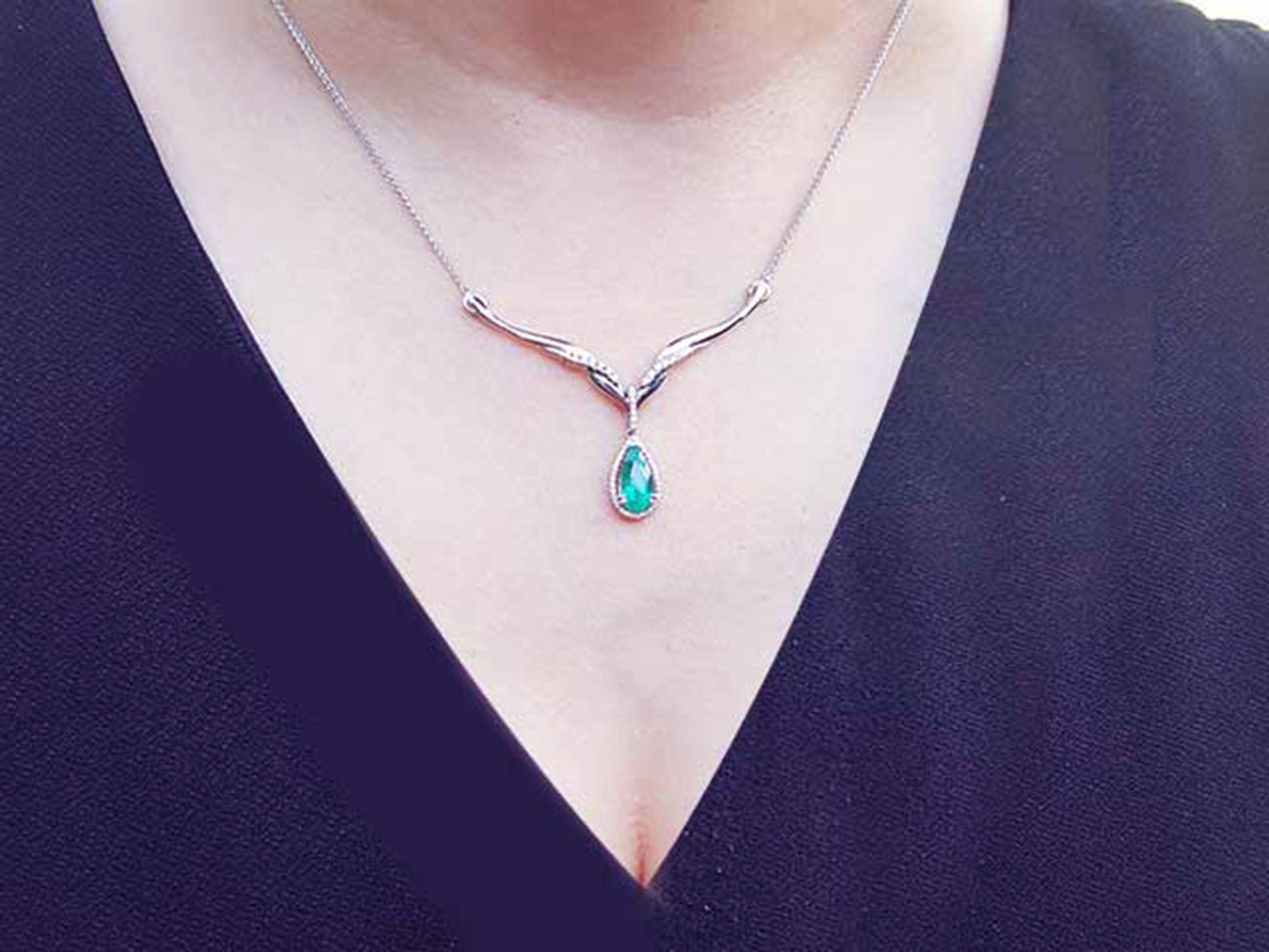 Halo diamond Emerald necklaces