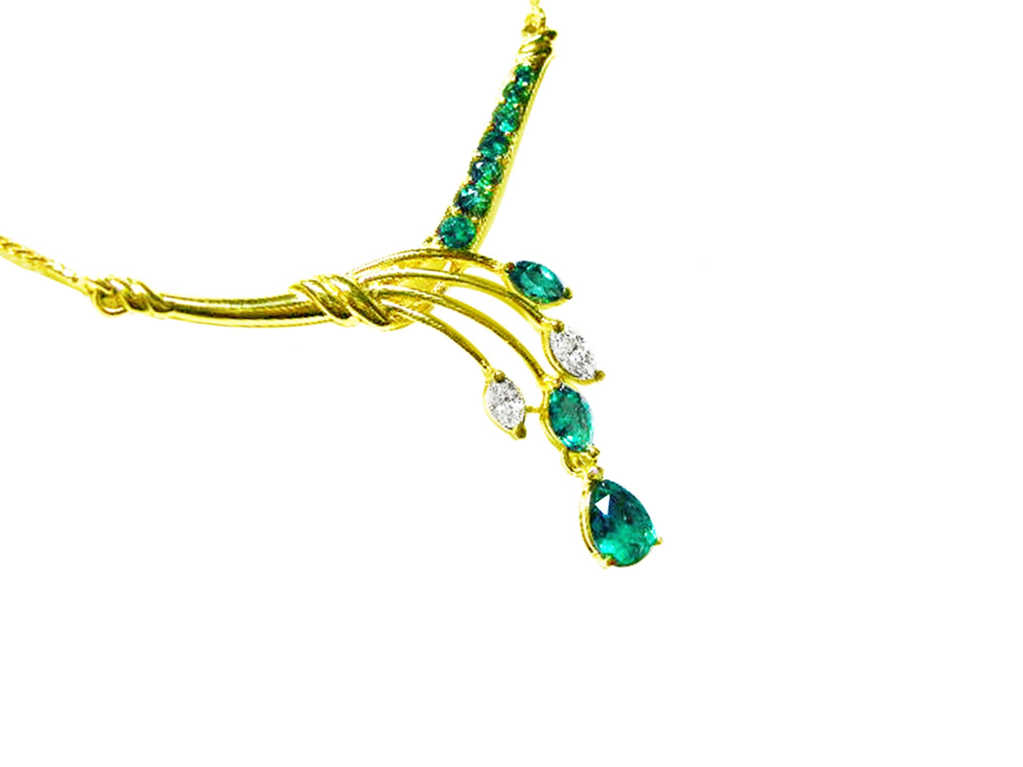 Emerald jewelry necklace