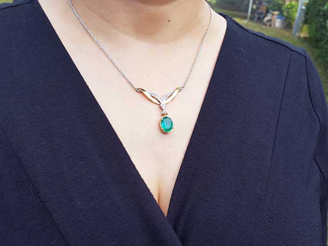 Genuine emerald necklace oval cut