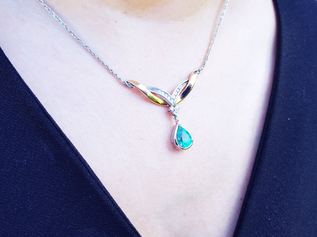 Bridal oval cut emerald necklace