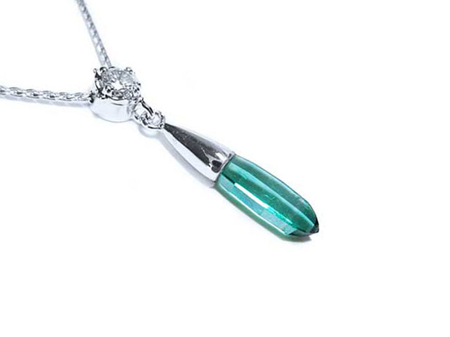 Real emerald briolette necklcace