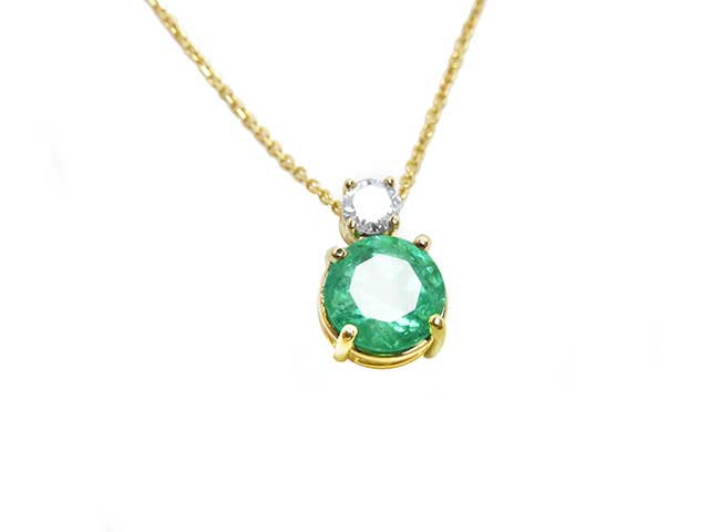 Emerald and diamond mother’s day jewelry