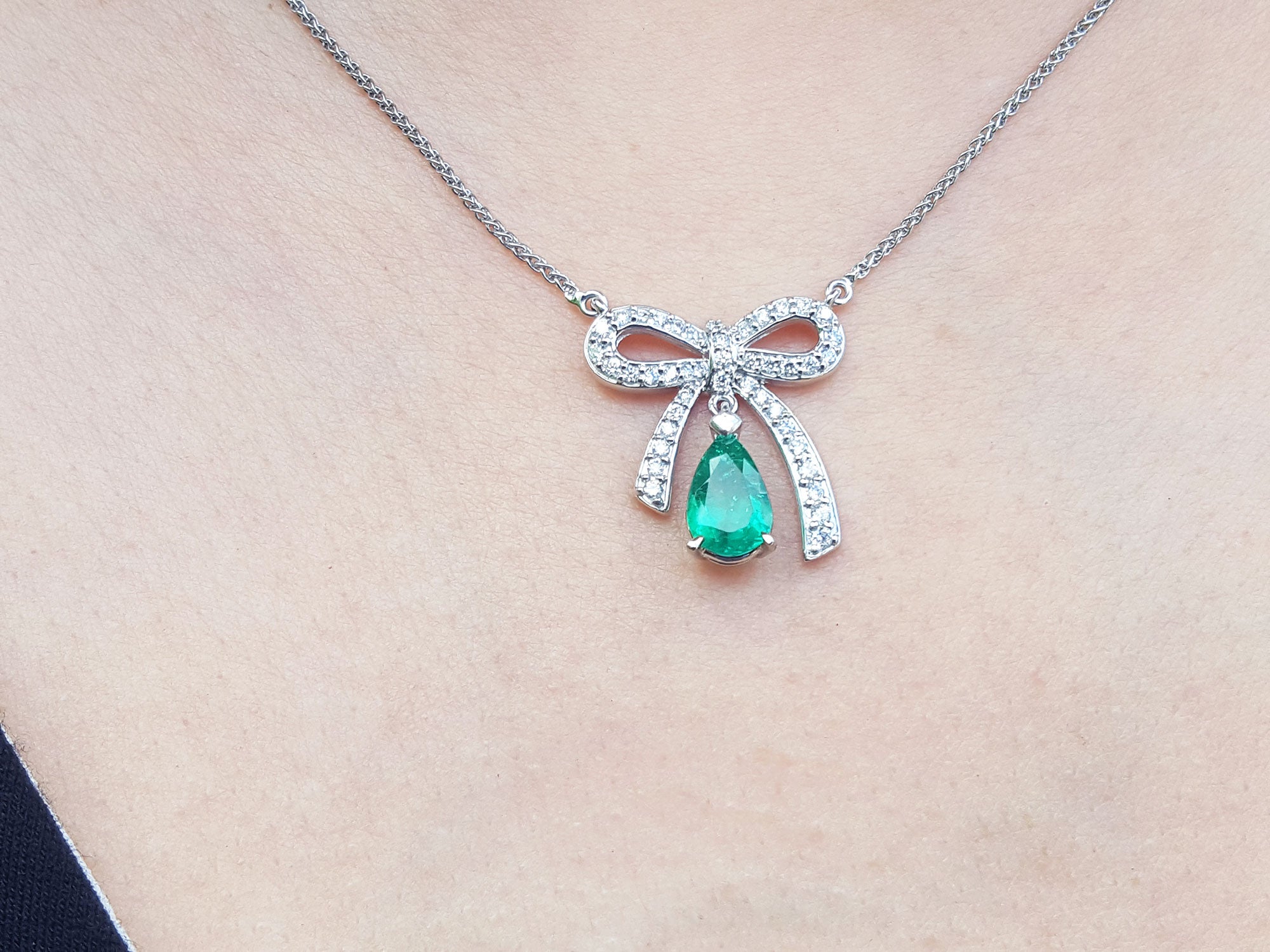 Emerald and diamond necklace