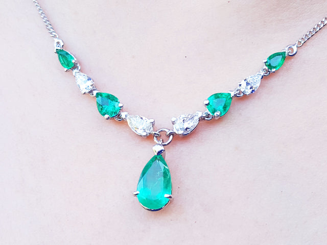 Mother’s day emerald stone necklace