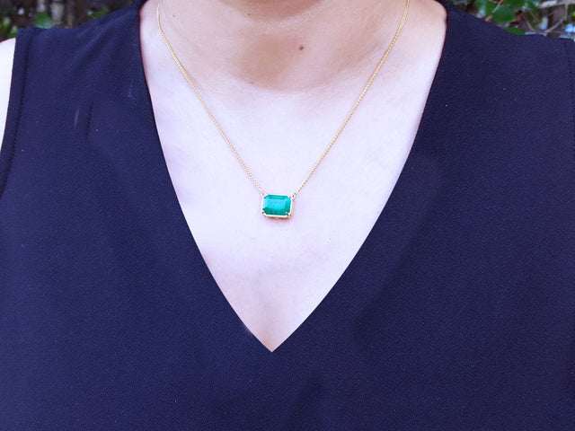 Emerald necklace 18k