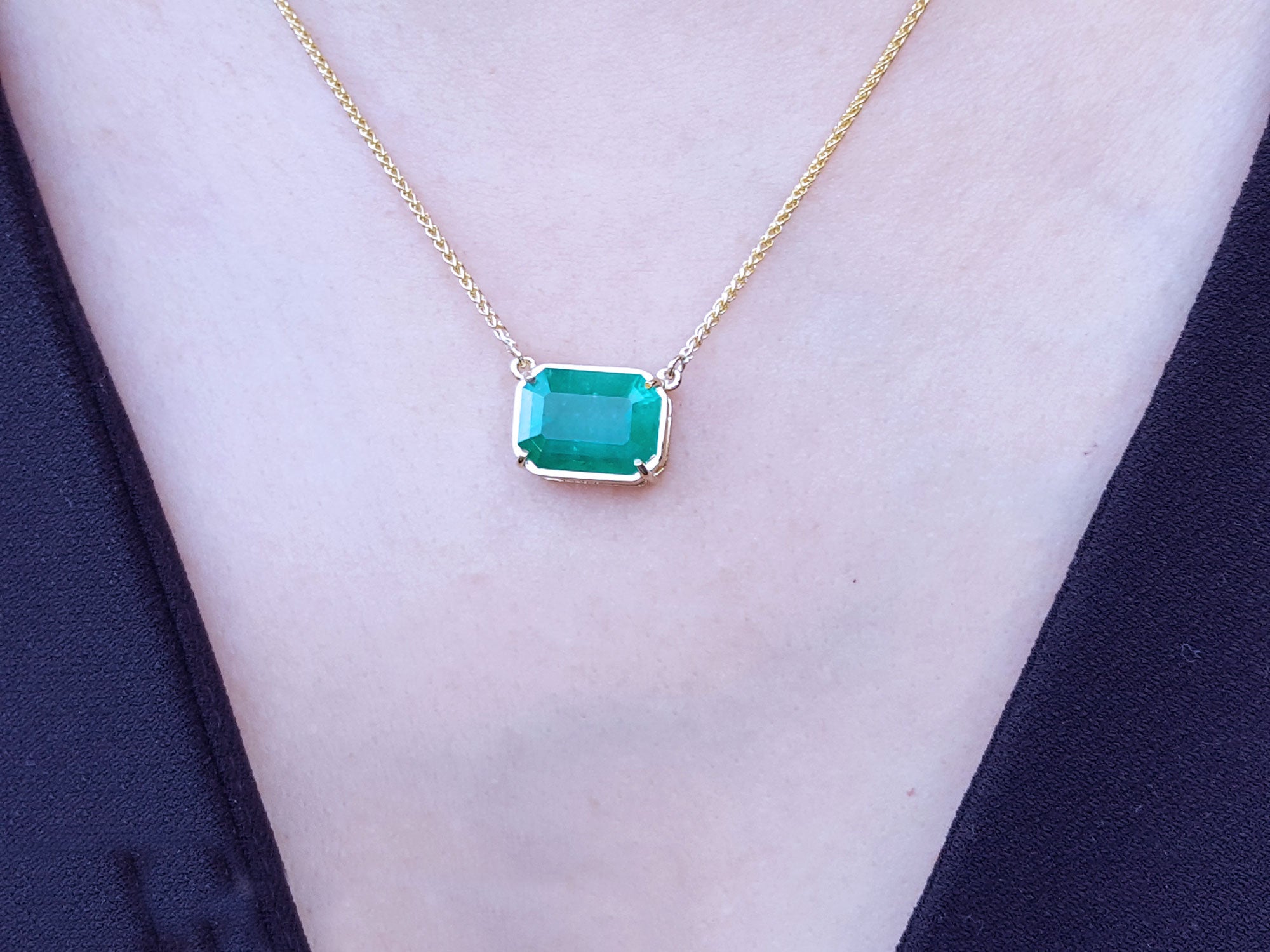 Muzo Colombia Emerald necklaces for sale