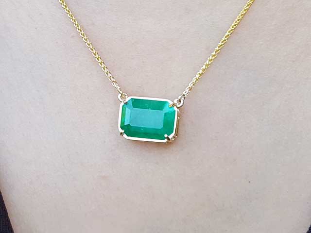 18k gold emerald solitaire necklace