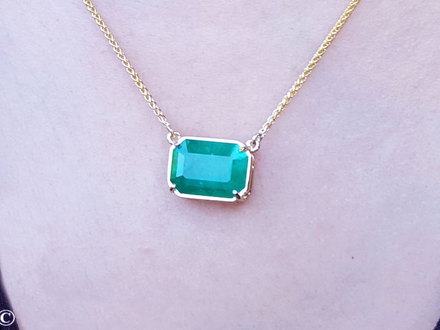 18k gold emerald solitaire necklace