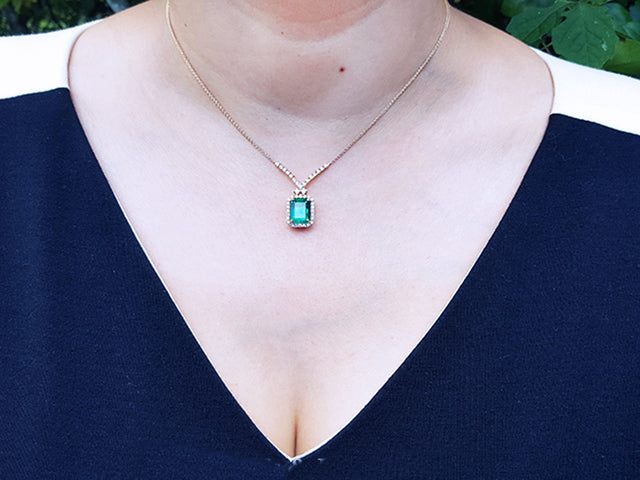 Halo square emerald necklace