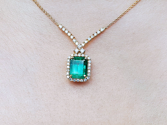 Emerald and diamond necklace