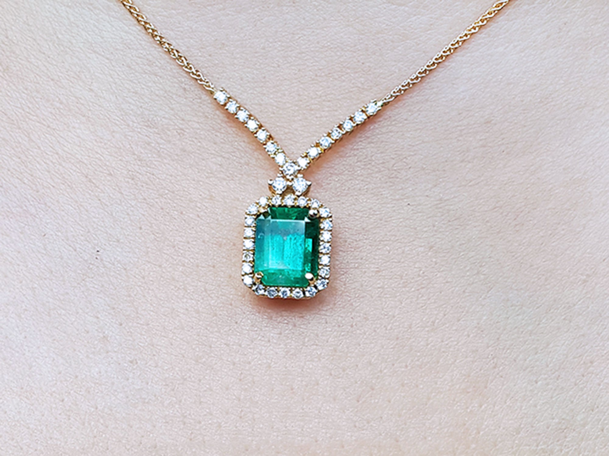 Halo diamond Emerald necklaces for sale