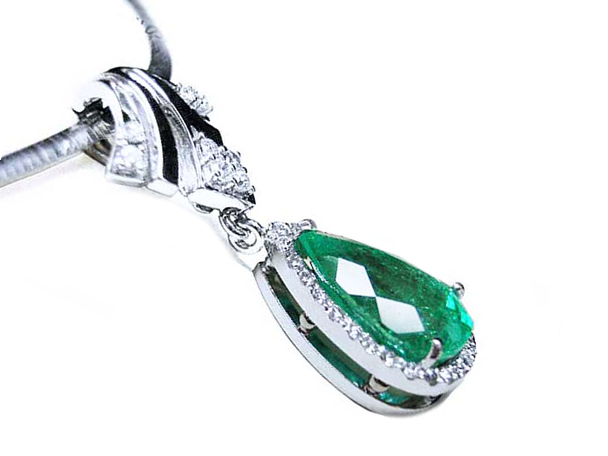 Emerald enhancer pendant necklace
