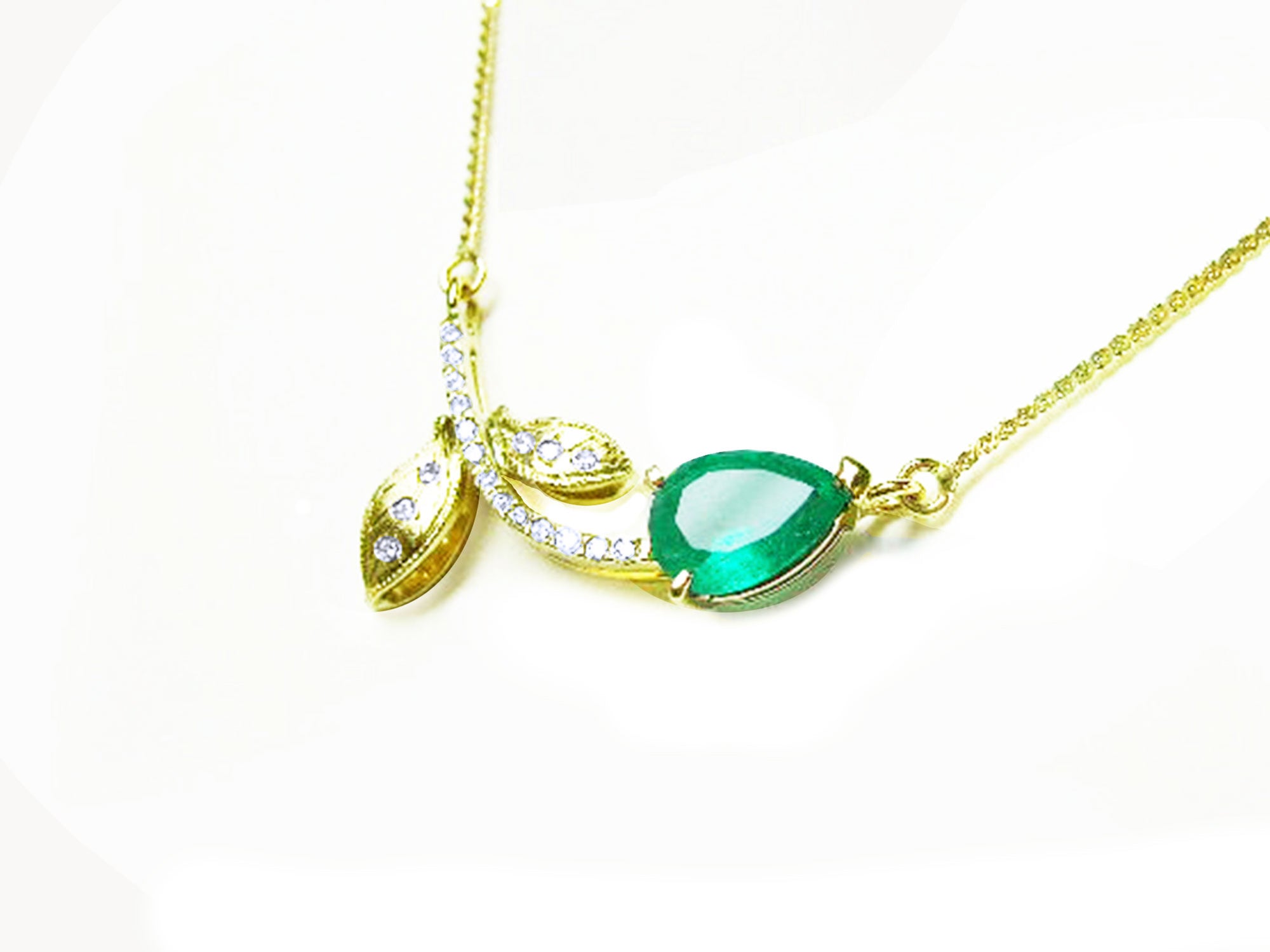yellow gold Emerald necklace