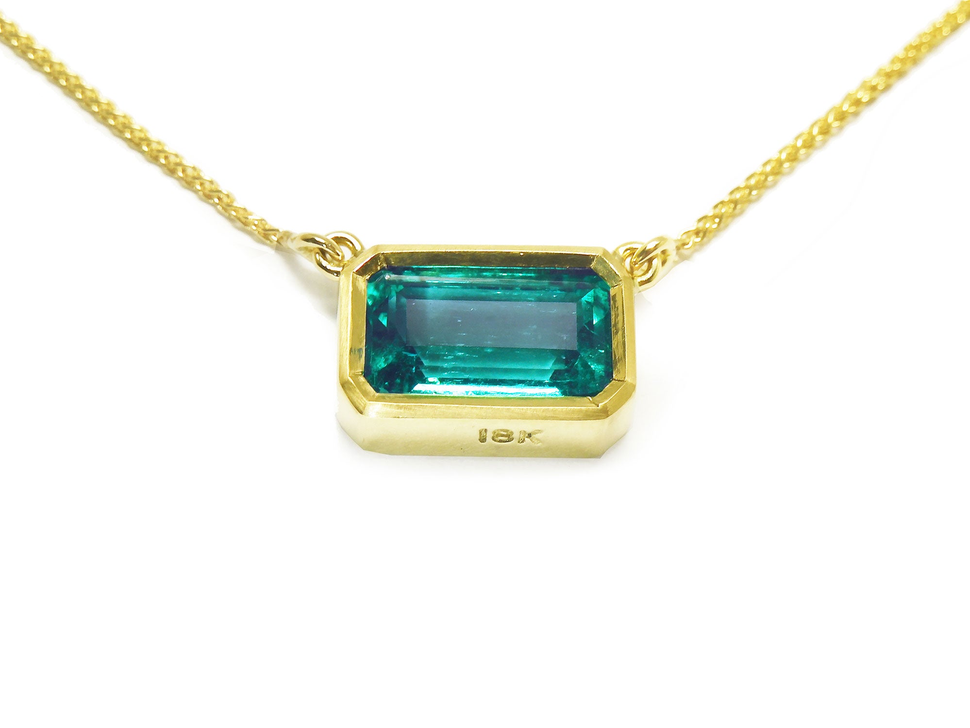 Woen's Emerald necklaces for sale