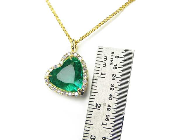 Heart cut Colombian emerald necklace