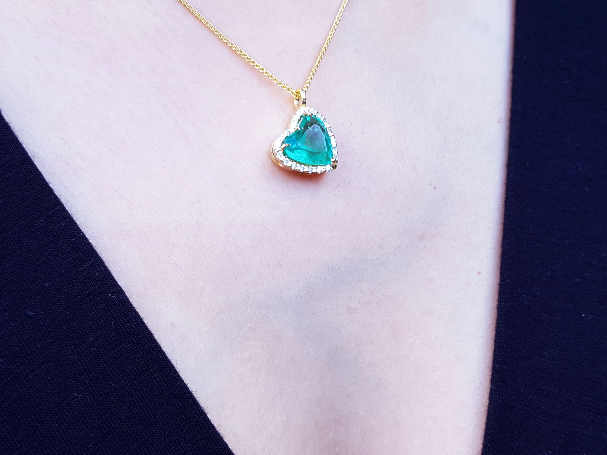 Natural emerald necklaces for sale