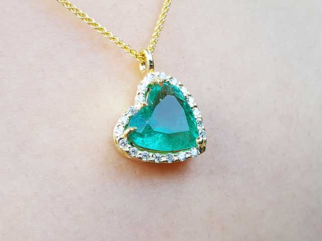 Genuine Emerald heart necklace for mother’s day