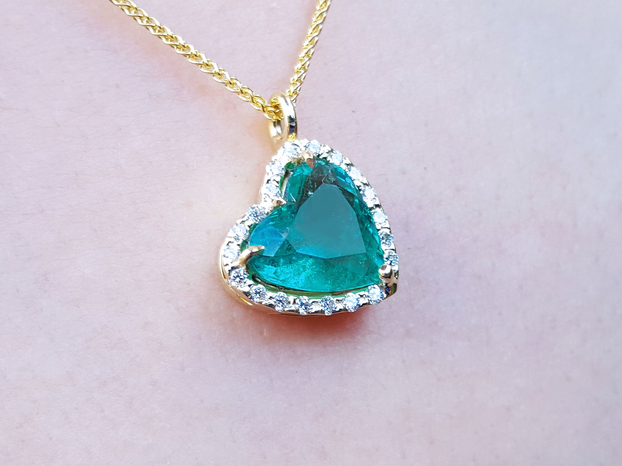 Colombian emerald necklaces for women