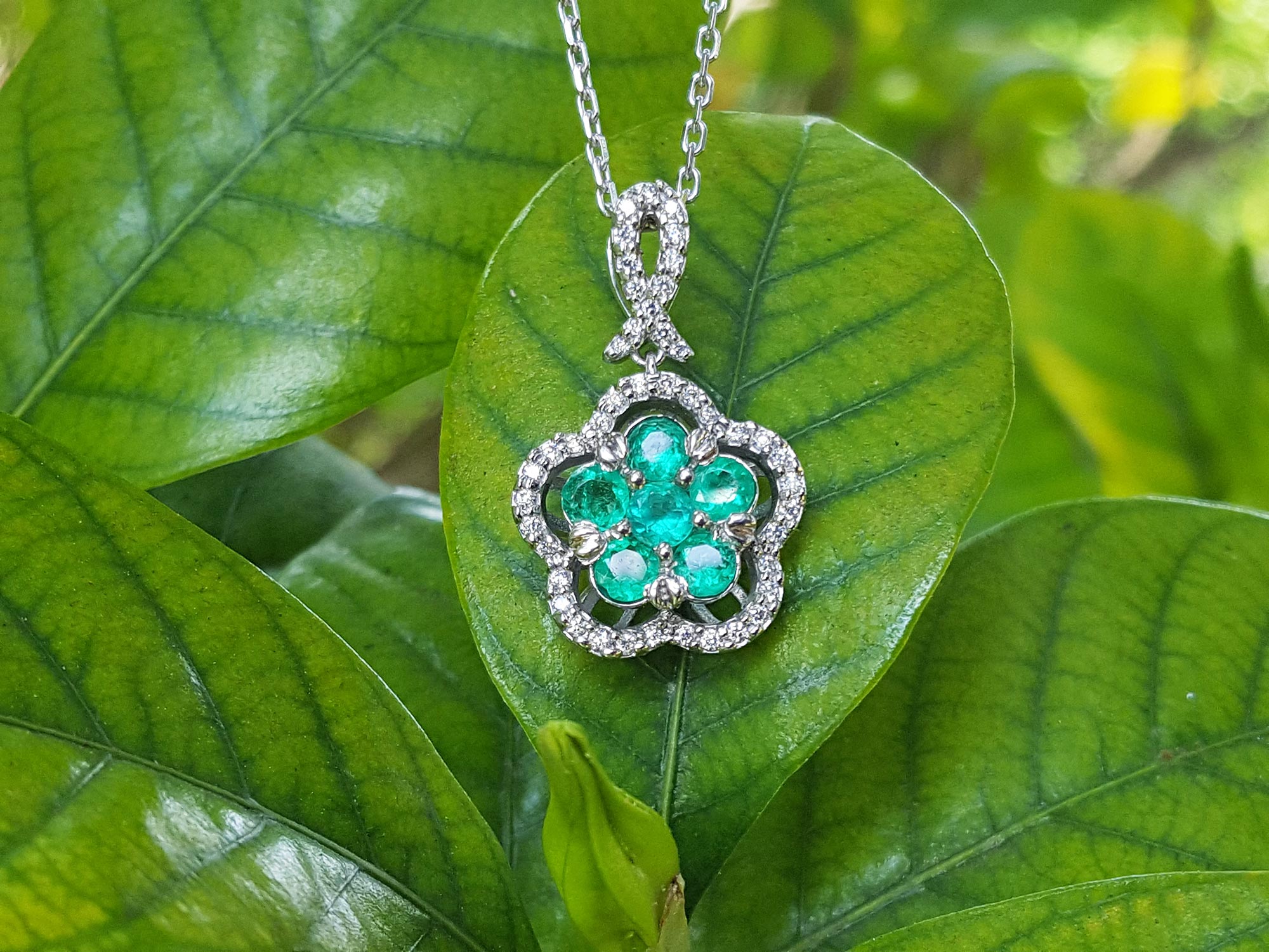 Real emerald cluster necklace