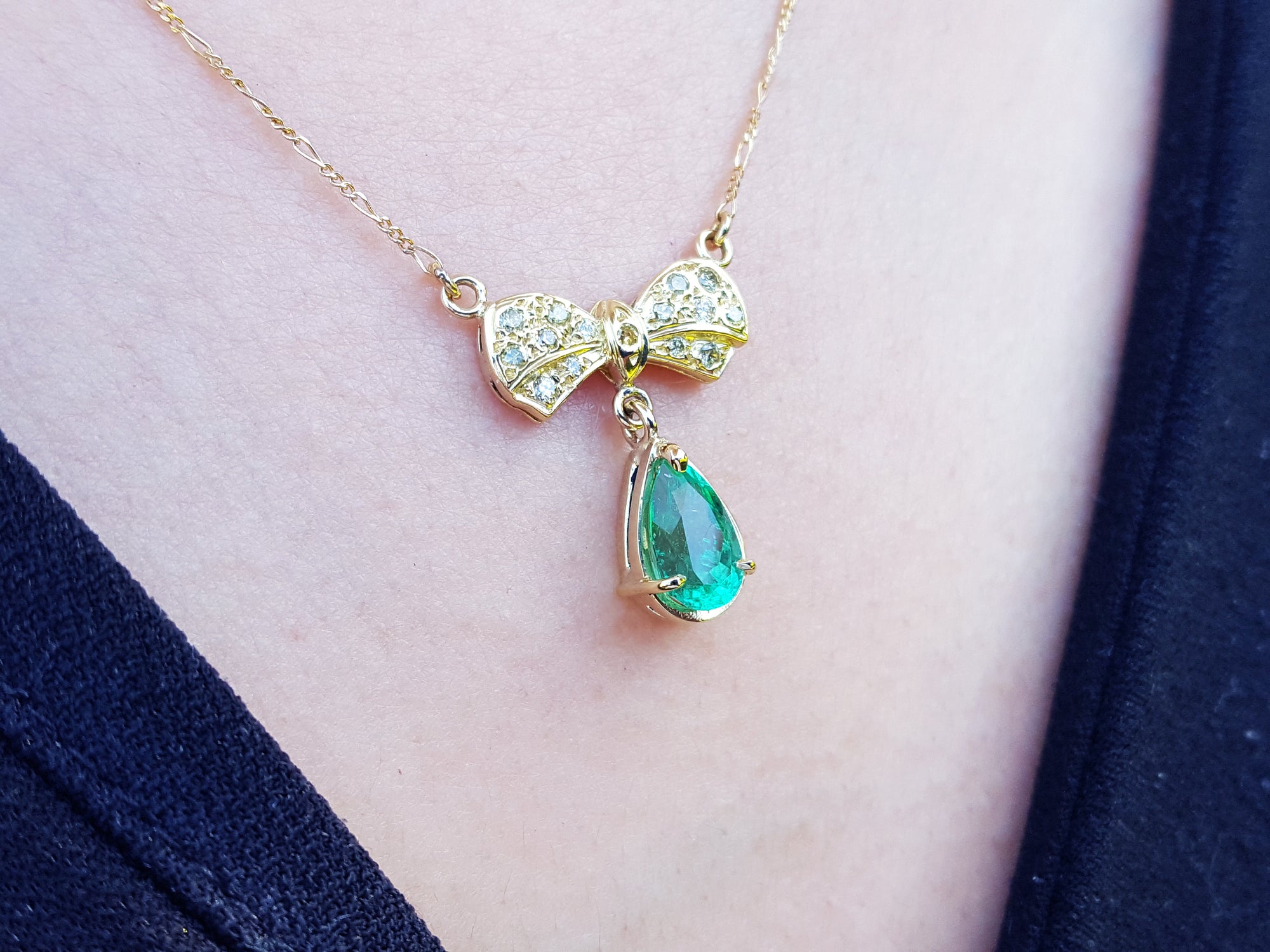 yellow gold emerald jewelry