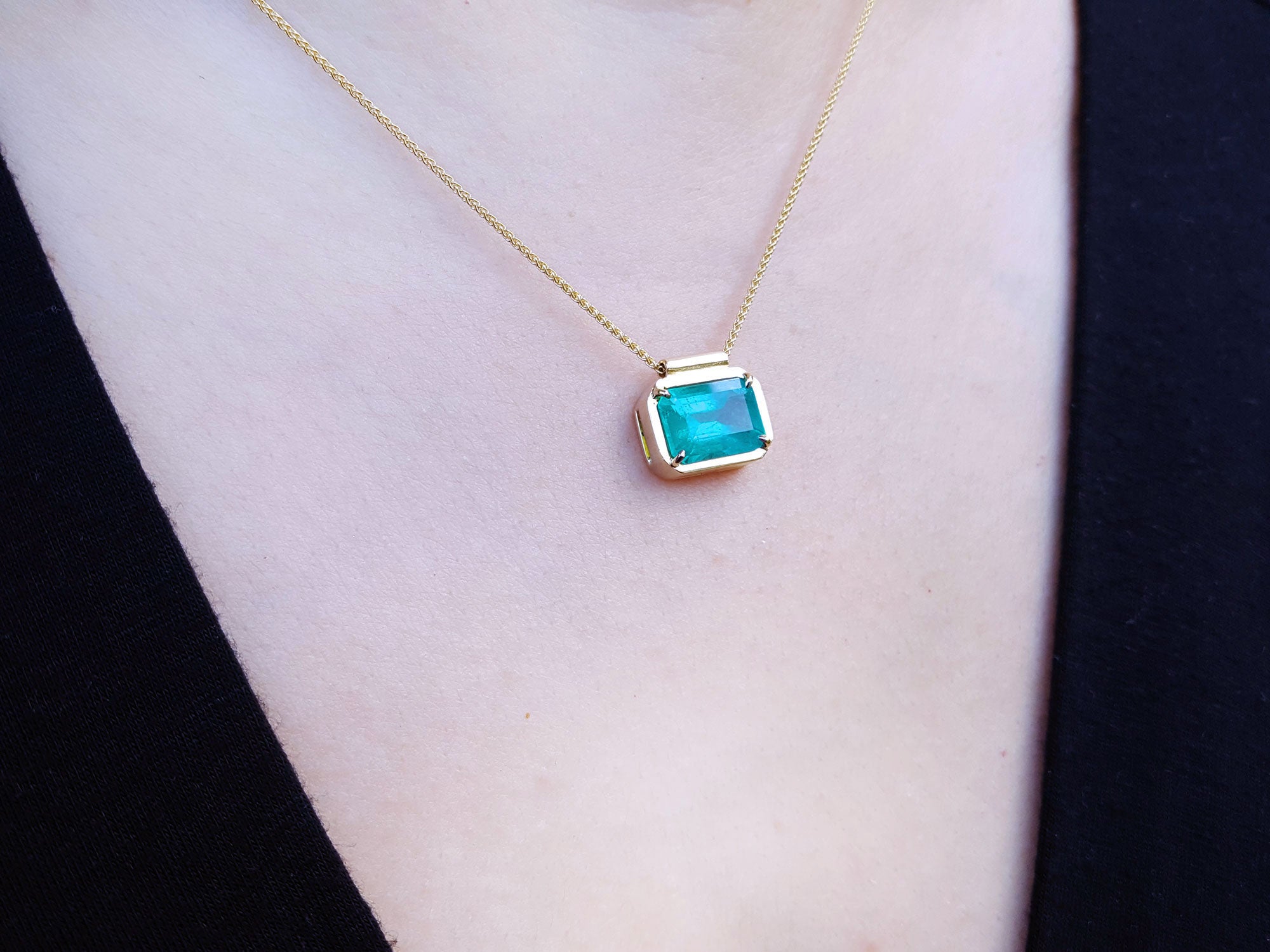 18K Emerald solitaire necklaces
