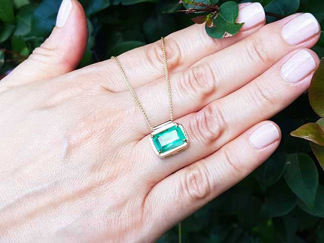 Wholesale Fine emerald solitaire necklace