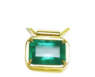 Bezel set Colombian emerald necklace