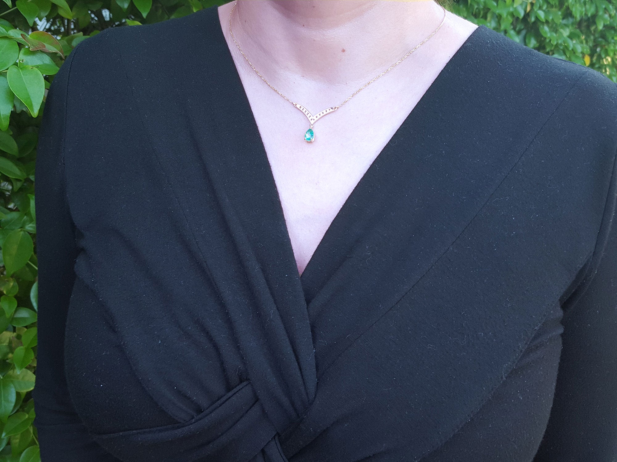 Pear shaped Emerald necklaces for sale
