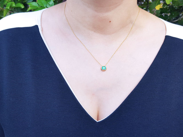 Emerald tulip pendant necklace