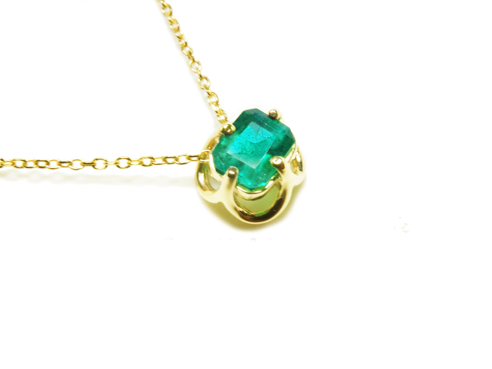 Emerald jewelry for women