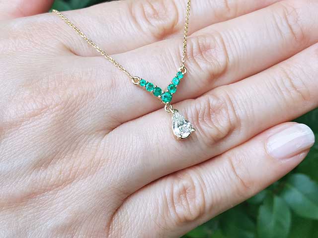 Wholesale Colombian emerald diamond necklace