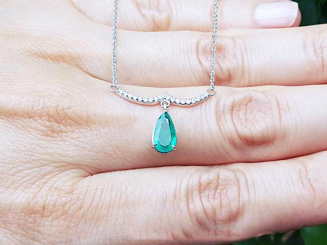 Emerald stone necklace white gold