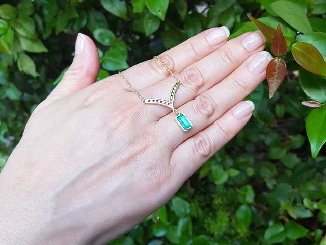 Colombian  emerald necklace for sale