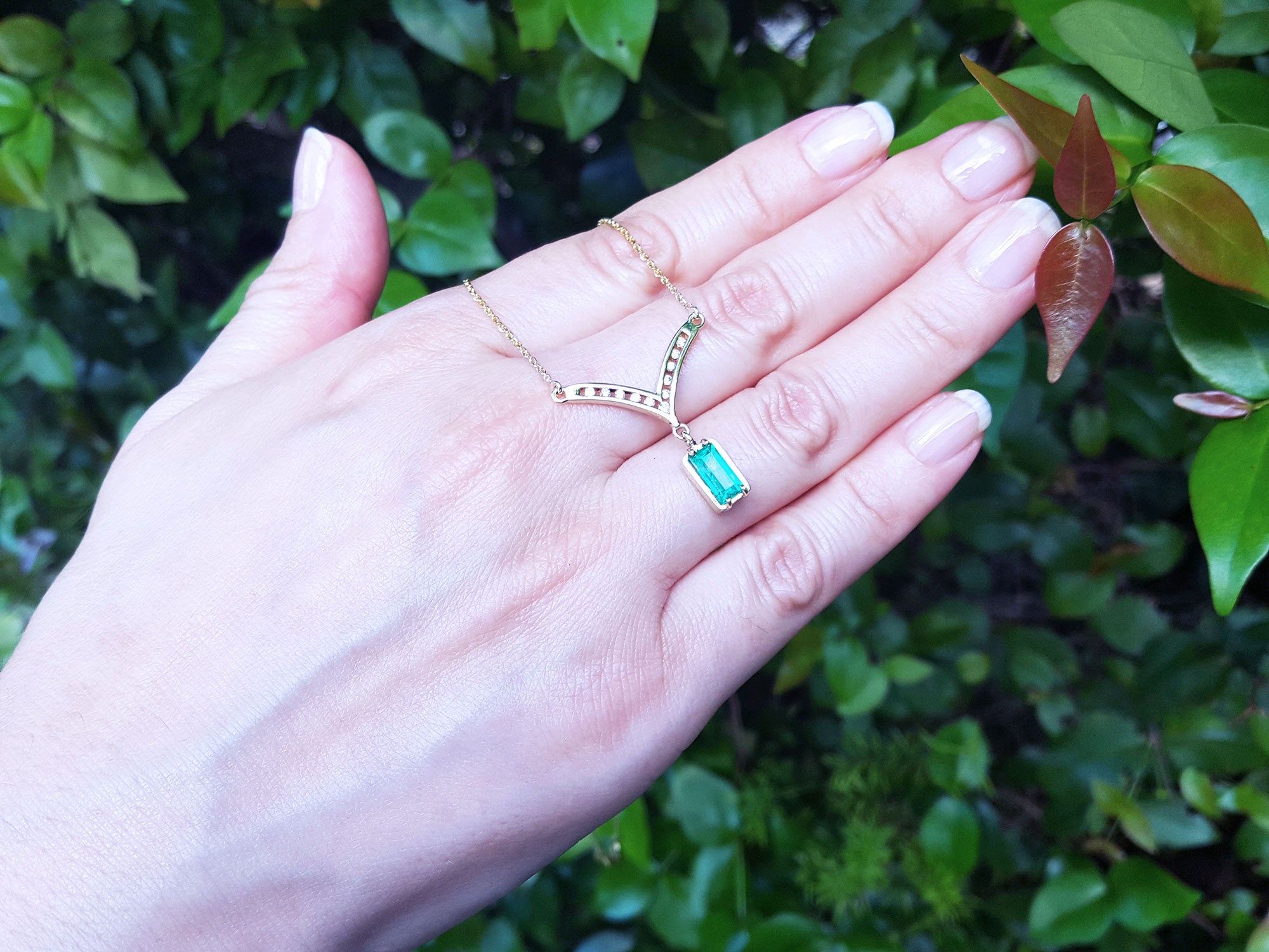 Emerald and diamond necklace