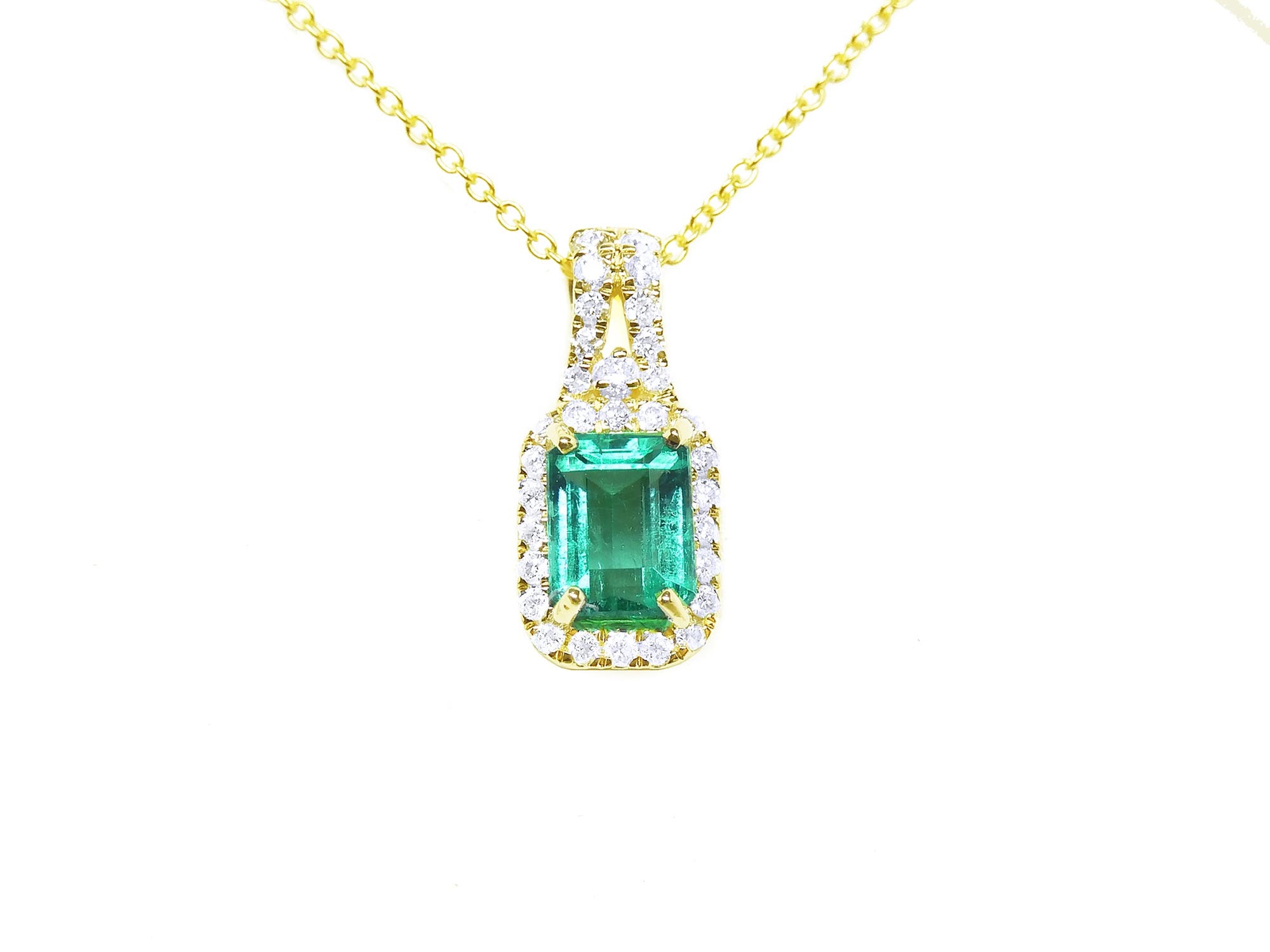 Emerald pendant necklace