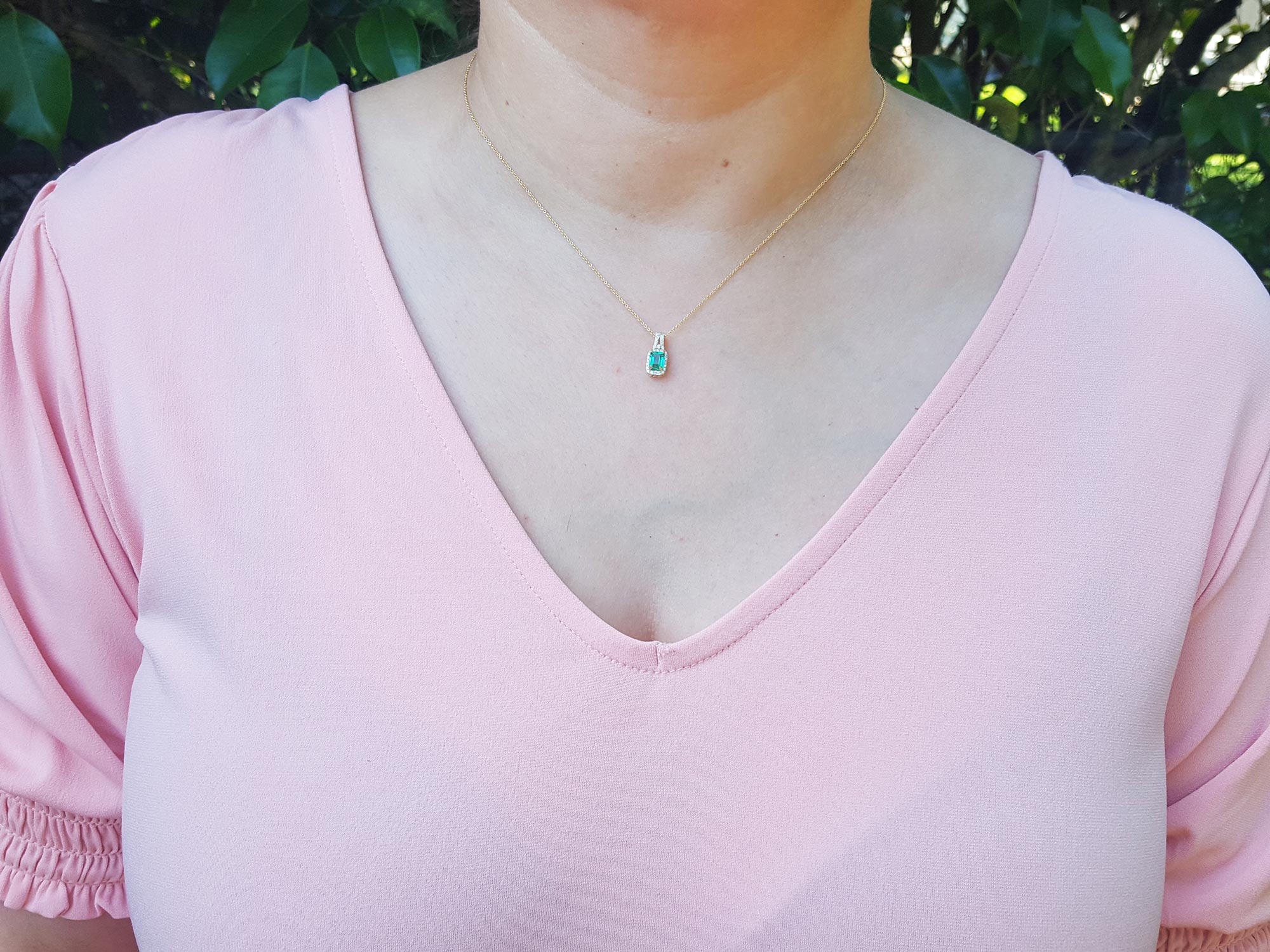 Natural emerald necklace