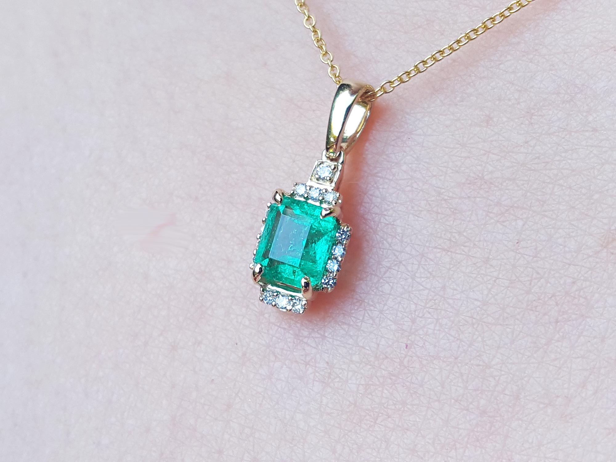 Real Colombia emerald necklace