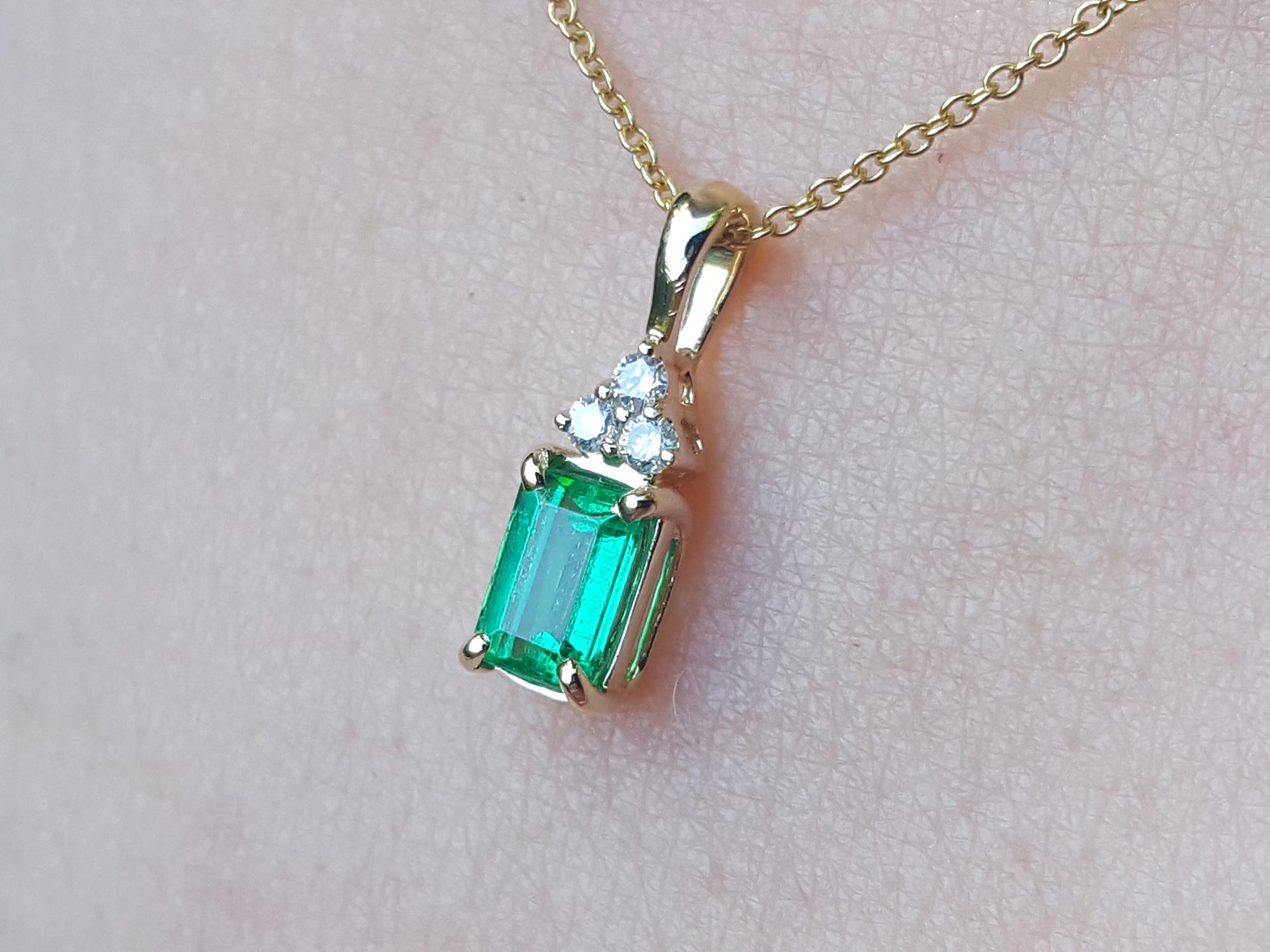 High Quality 0.37 ct. Emerald Necklace Slider Pendant 14K Yellow Gold