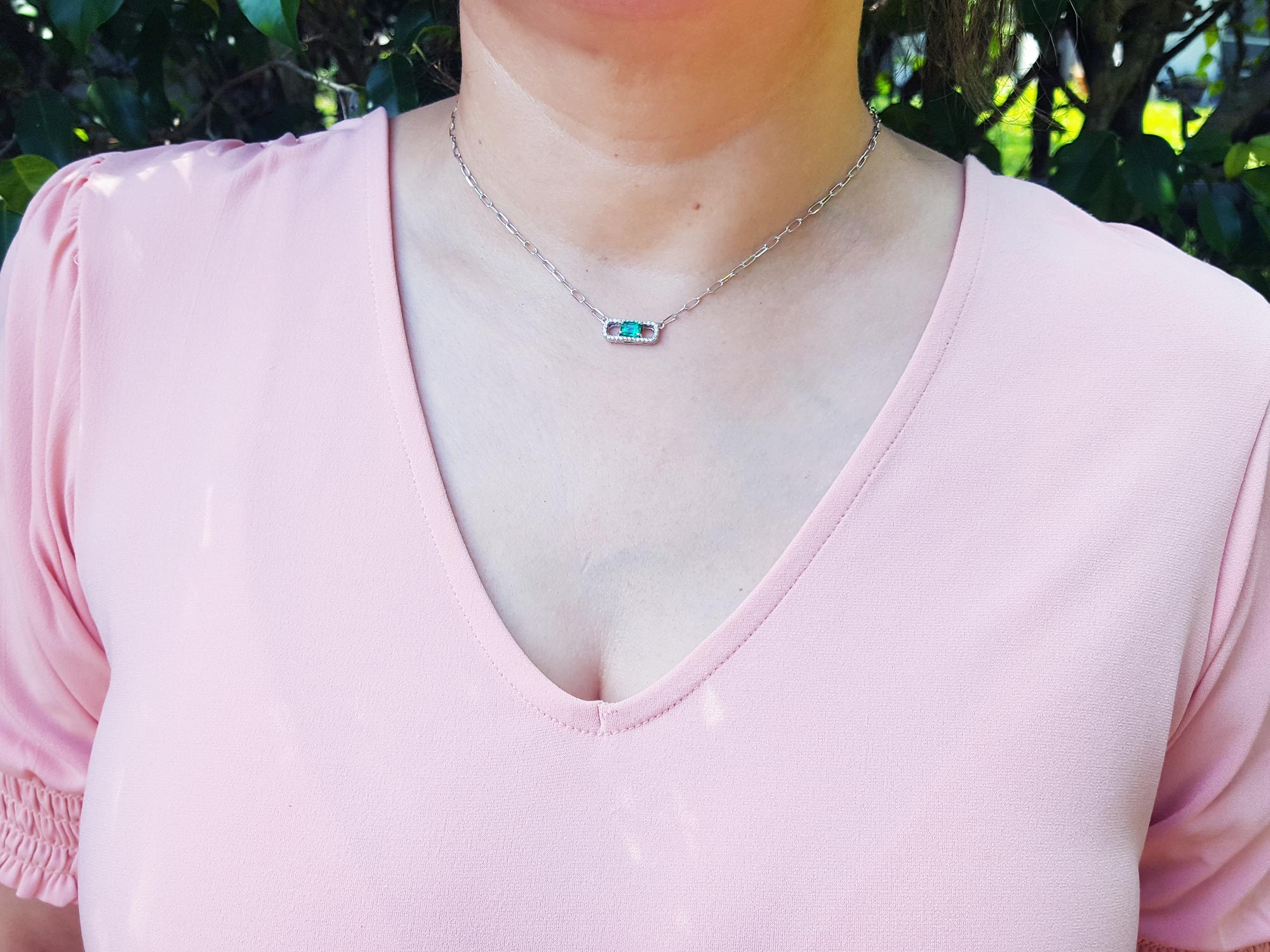 White gold emerald necklace
