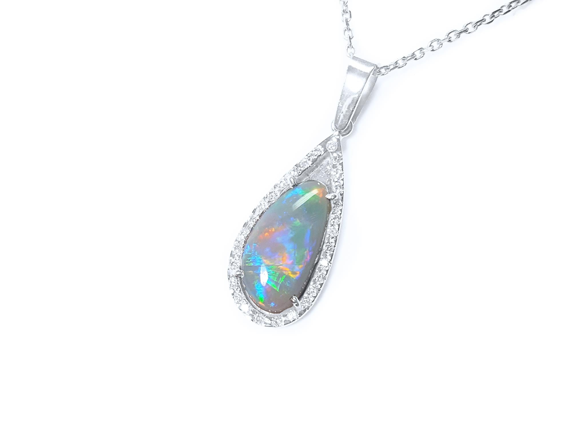 18k opal pendant