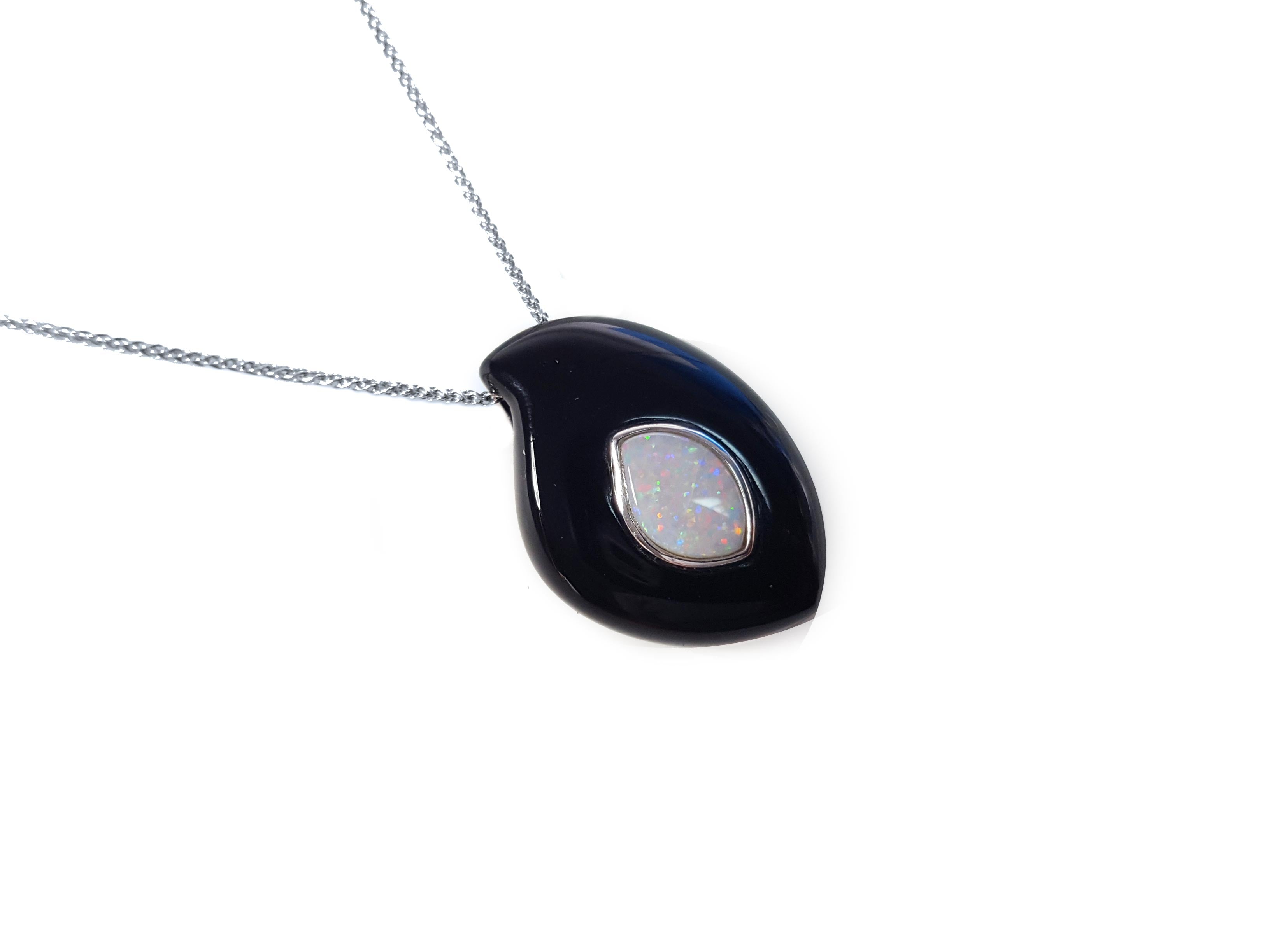 Opal and onyx pendant