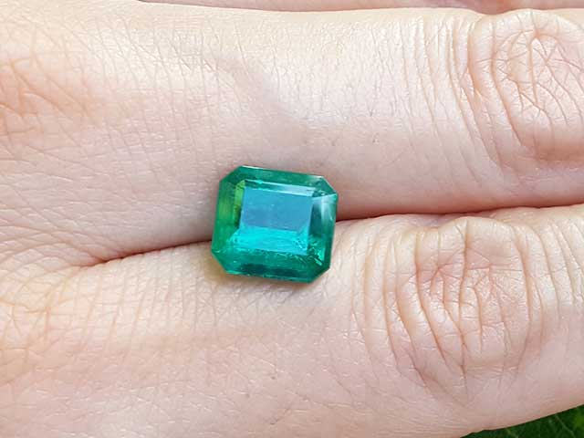 Wholesale Colombian emerald pendant