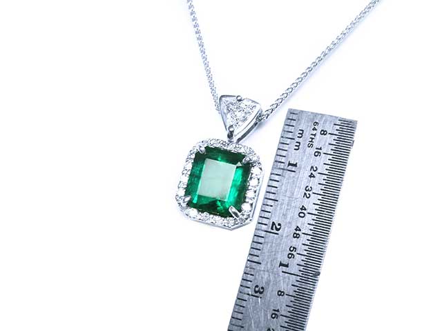 Emerald pendant 18k white gold