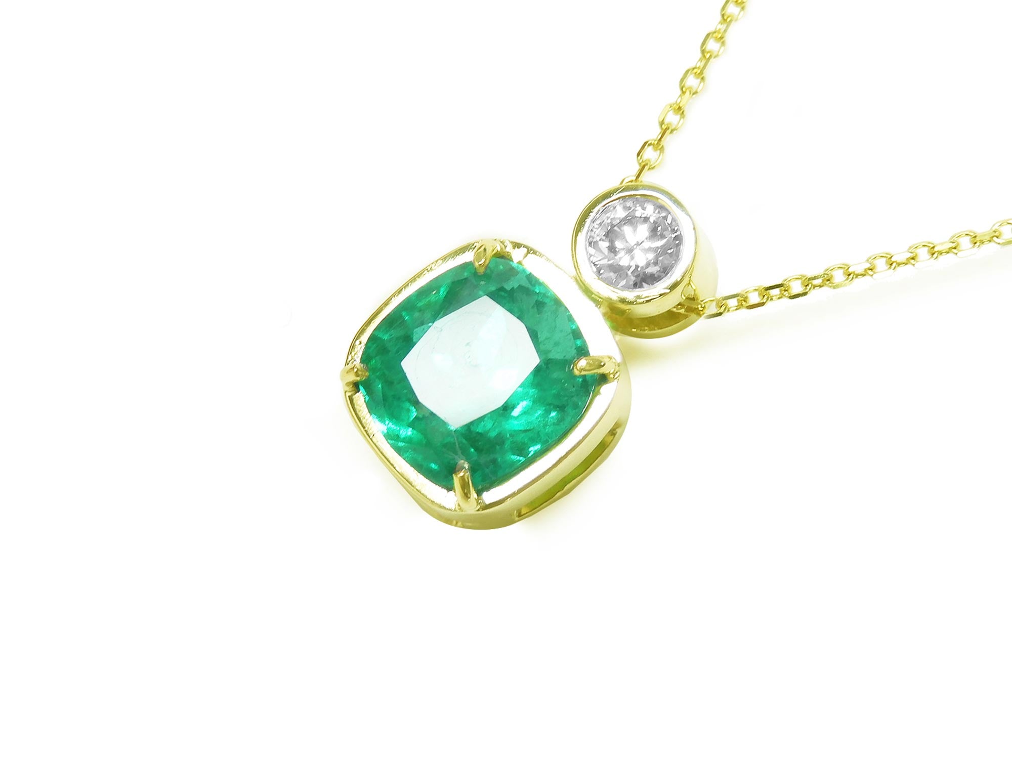 Colombian emerald pendant