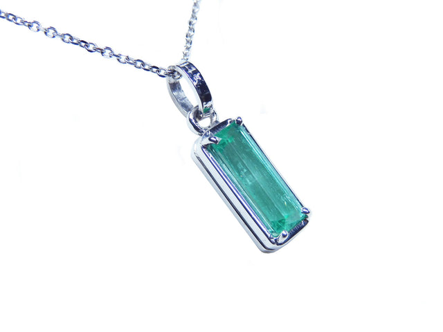 Heart emerald pendant