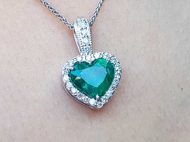 Real colombian emerald pendant