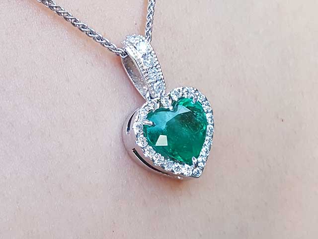 Genuine Emerald pendant for  mother’s day