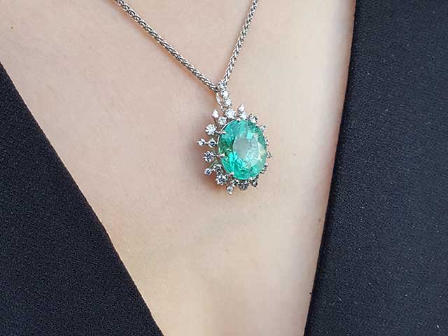 Emerald and diamond pendant