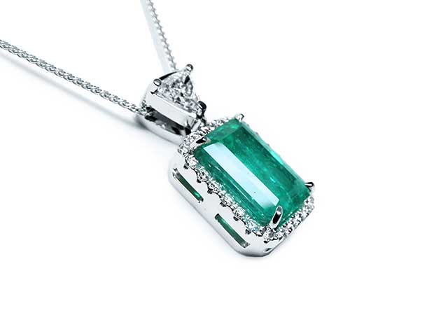 GIA Certified Natural Colombian emerald pendant