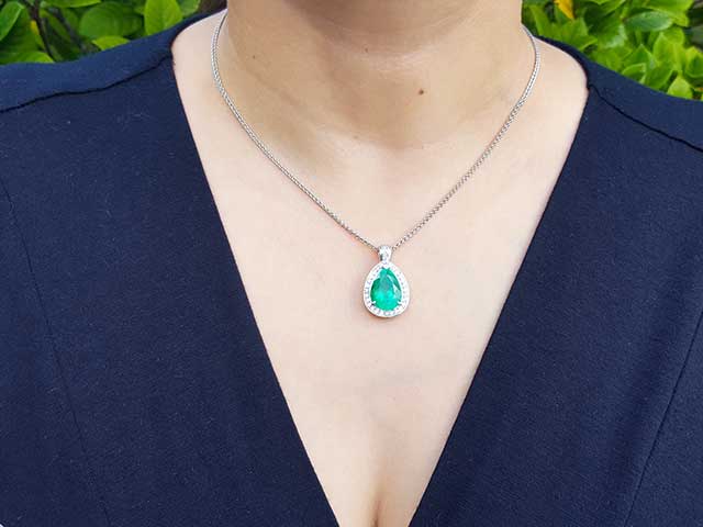 Emerald pendant pear shaped